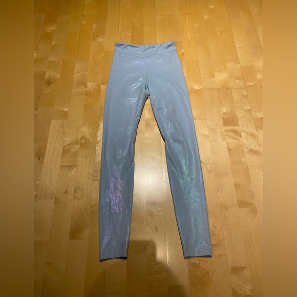 Carbon38 High Rise Takara Metallic Leggings in Aqua - Picture 2 of 4